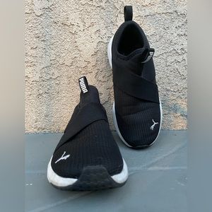 Women’s Shoes. Available pick up only in Los Angeles and Carson California